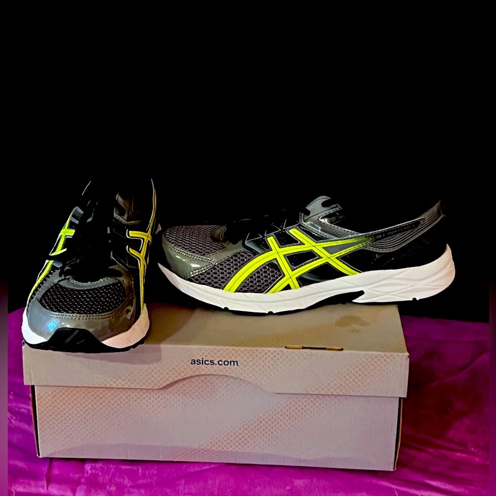 Aasics, Black and Yellow, Men’s Slightly used, size 7 1/2